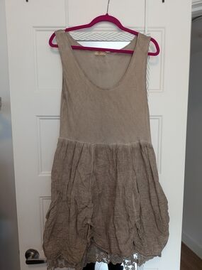 Western Sleeveless Taupe Bubble Dress
